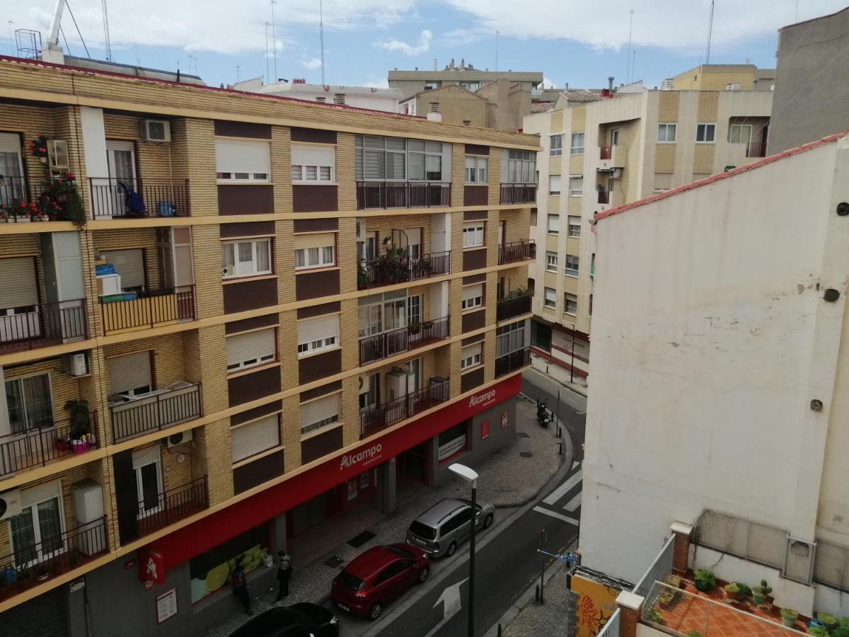 サラゴサDos Torres Galadriel- Parking Privado Gratisアパートメント エクステリア 写真